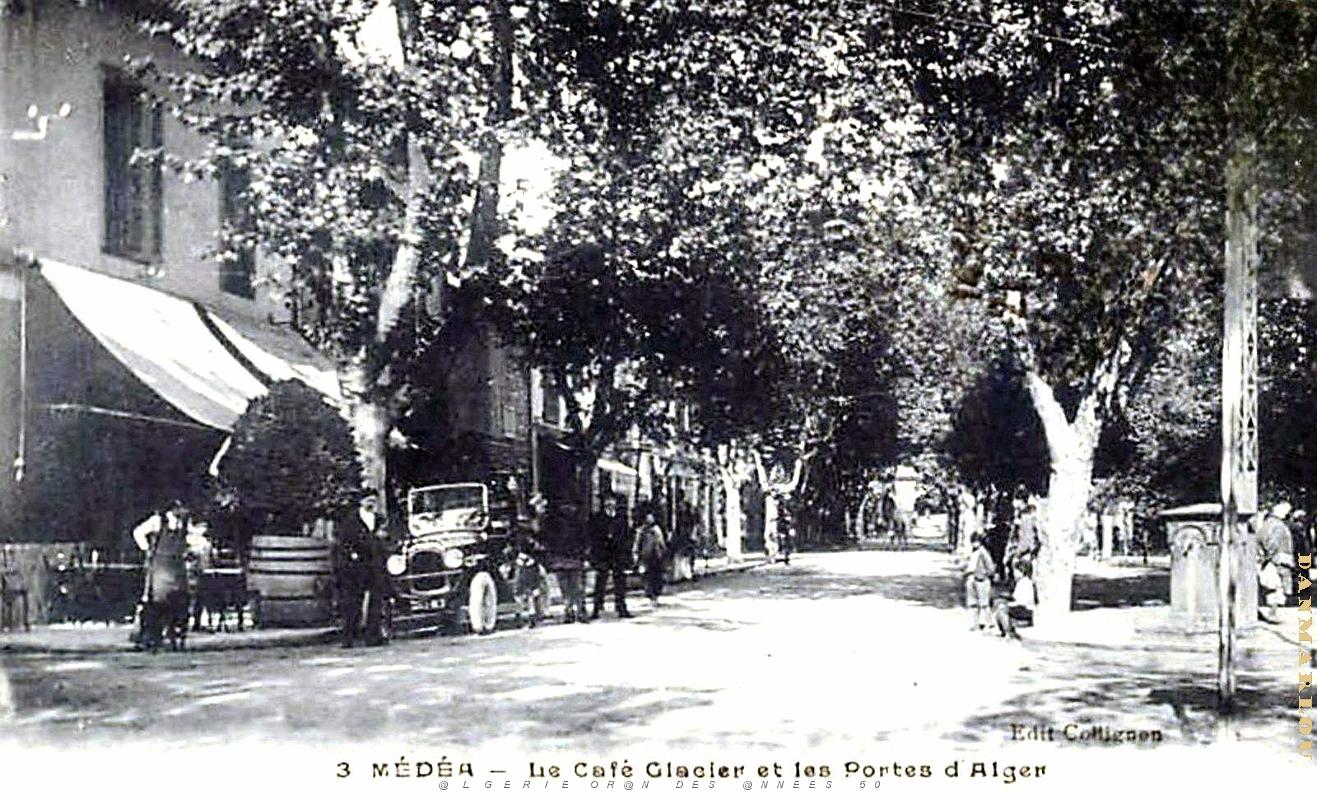 Medea - Cafe glacier et Portes d'Alger.jpg